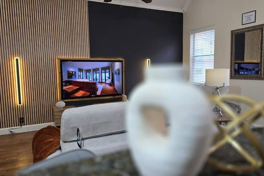 Modern Galleria Gem Private Jacuzzi 3 Br Houston Exterior photo
